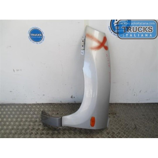 LEFT FRONT MUDGUARD  HYUNDAI Santa Fe 2000>2006 used