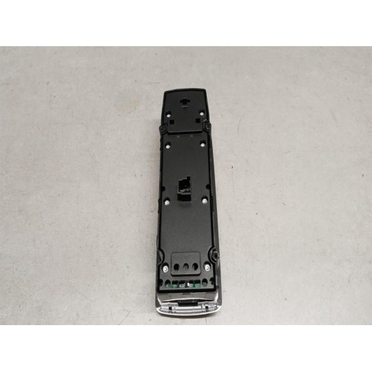 VARIOUS SWITCHES AND BUTTONS A
 MERCEDES-BENZ Classe C (W204) 2007>2011 used